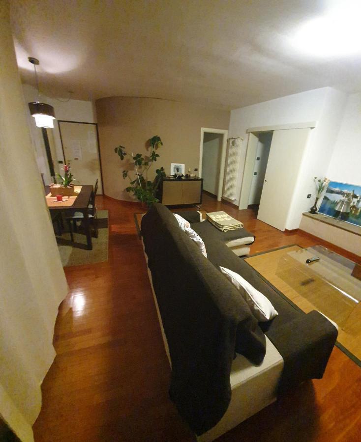 Casa Cristina Apartment Parma Bagian luar foto